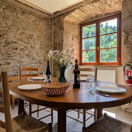 5 Pers. A Saint-vert: Nature, Calme, Proche Rivieres Et Sites Touristiques - Fr-1-582-223