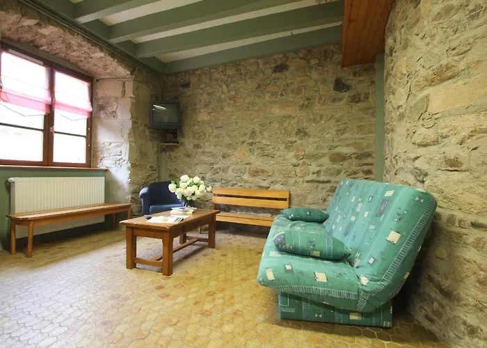 5 Pers. A Saint-vert: Nature, Calme, Proche Rivieres Et Sites Touristiques - Fr-1-582-223